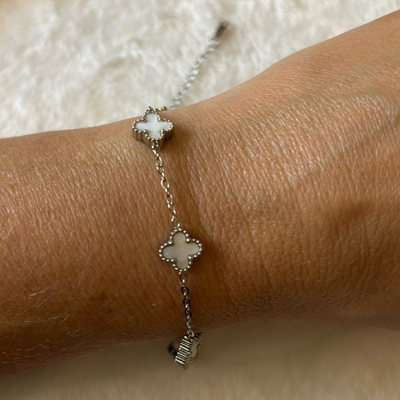 Stainless Steel White Enamel Mini Clover Bracelet - Picture 4 of 4